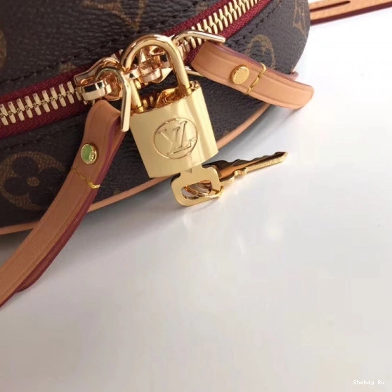 Vuitton BOITE CHAPEAU PETITE Louis 0731